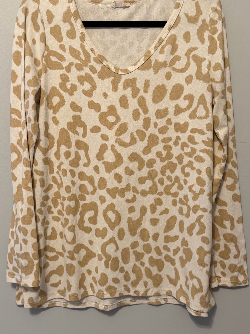 BiBi Beige Leopard Print Long Sleeve Knit Top Boutique Medium